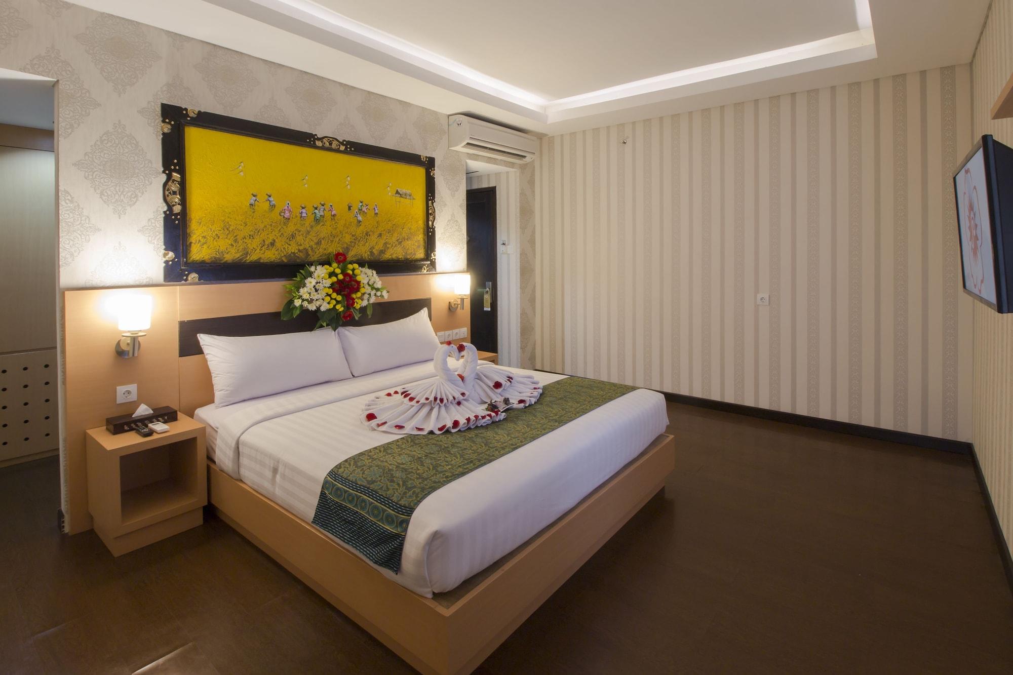 Grand Puri Saron Yogyakarta Hotel Exterior photo