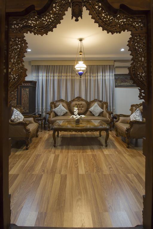Grand Puri Saron Yogyakarta Hotel Exterior photo