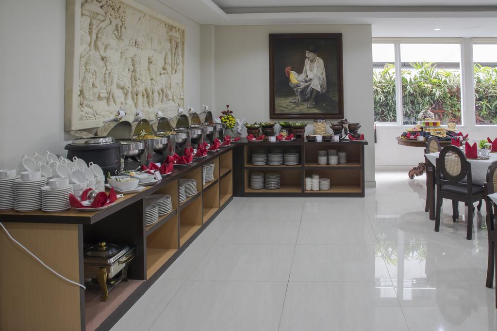 Grand Puri Saron Yogyakarta Hotel Exterior photo